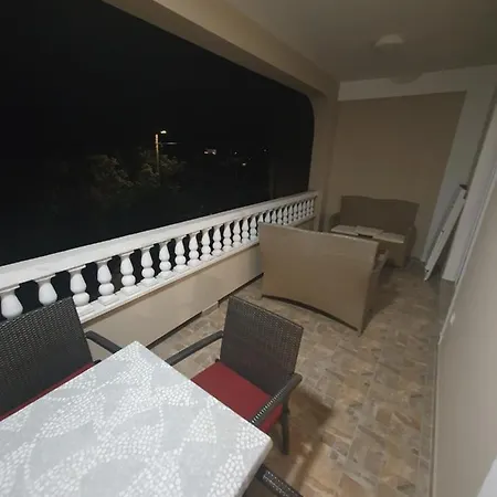 Apartment Maris *